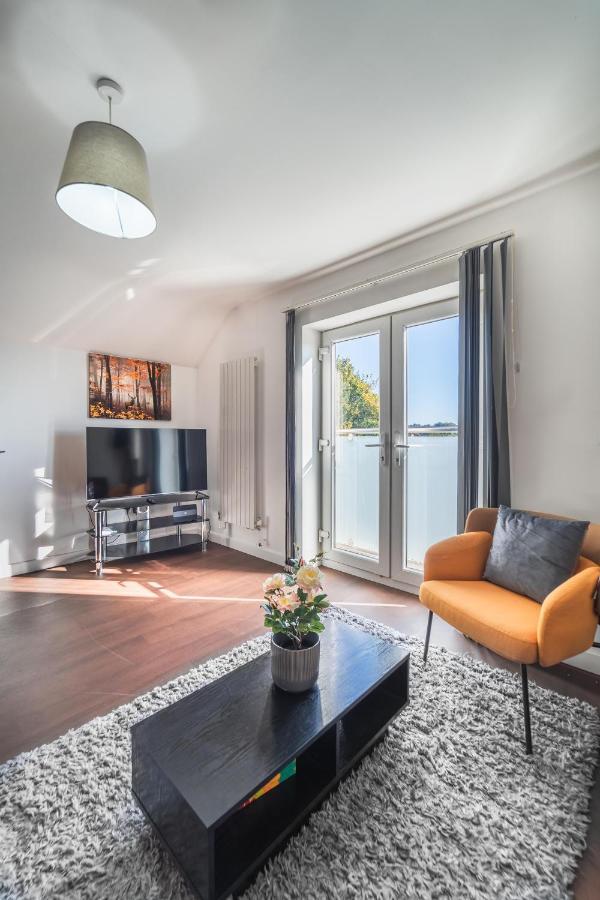 Perfect For Business And Leisure- Free Parking Apartment Southampton Bagian luar foto